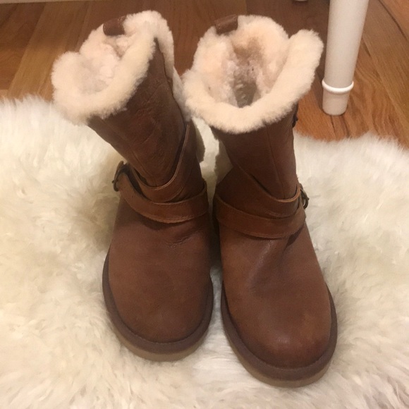 Ugg Boots Size 6 - Picture 2 of 7